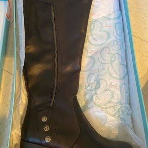 Baretraps Black Boots Size 10. Original Box, Never worn